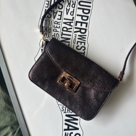 Marc By Marc Jacobs Metallic Shimmering Leather Bianca Jane On A Leash Crossbody - Picture 3 of 8